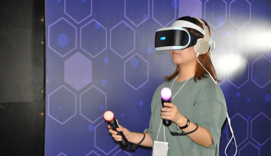 واقعیت مجازی به کمک 5 جی / VR