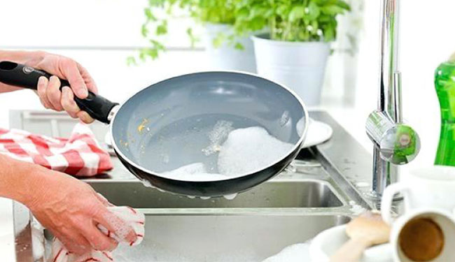 تمیز کردن ظروف سرامیکی